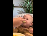 Collab Clips MPUGC - Baby gets excited when being fed