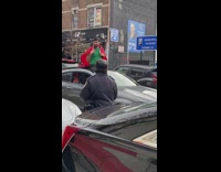 Guy calls out traffic officer on the street 