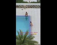 women butt out pic edge pool