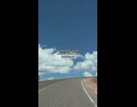 Woman records guy reaction driving