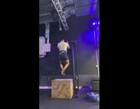 Collab ClipsIG - Man Passes Out on Weighted Chin Ups