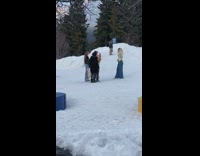 Collab IITW - Fashionable Lady Poses as Friend Takes her Picture