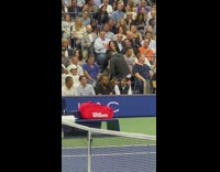 Guy gets haircut at us open 