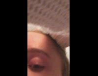 Girl accidentally takes her lash extensions and real eyelashes off