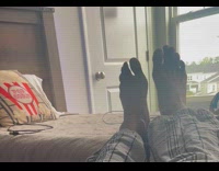 Toes Makes Pop Noise as it Moves