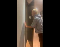 Man screams at people arguing 