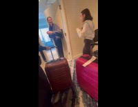 Collab Clips MPUGC - Friends hotel room bathroom has no door 