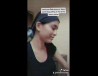 Black shirt girl recreates snoop dogg album