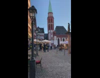 Green sports bra girl poses swing ride 