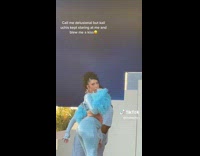 Collab ClipsIG - Cali Uchis Performs Live Onstage in Blue Costume