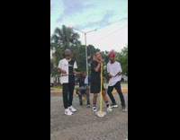 4 friends make choreography to Hannah Montana 