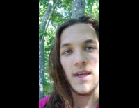 Collab DailyDoseOfInternet - Guy climb on tree to listen music