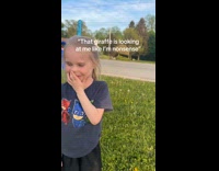 Kid mistakes llama for giraffe