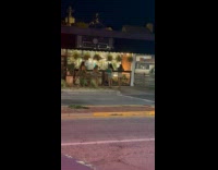 Collab IITW - Man rides hoverboard to film four women