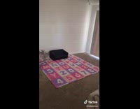 New baby playpen with unzippable door