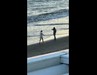 Collab IITW - Woman move forward stance at the beach