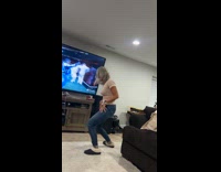 [Third Party] Mom dances to Super Bowl halftime show