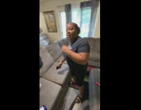 Daughter pranks mom with smelly hand 