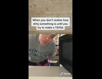 Girl sees dirty microwave phone tiktok