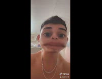 Guy uses big mouth filter and tries to poop but cant