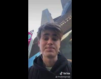 Collab VIBES - New york black sweater street performer 