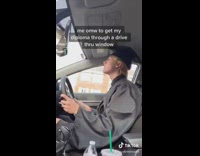 Collab BSMedia - Guy black graduation gown diploma drive through 