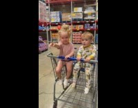 Collab BitchMP - Kids excited to see robot 