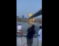 Mexican tall ship hits the Brooklyn bridge