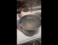 Collab Clips MPUGC - Woman made a spaghettidog hotdog pierced with pasta