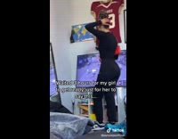 Guy waits for 3hrs for his girlfriend 