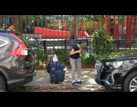 Collab WINY - Old woman brush her teeth on street