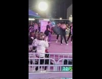 Girl brings photo crew to state fair 