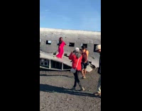 Collab IITW - Woman pink sari dance on plane wing