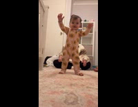 Collab Clips MPUGC - Baby hits face on her crib