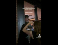 ClipsIG - Woman gives number to man with cap through window