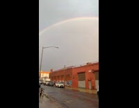 Collab WINY - Woman shows double rainbow from street 