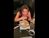 Lady becomes irreplaceable friend through cooking 