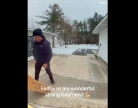 Woman shows delivery guy vs boyfriend carrying package 