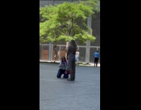 Collab IITW - Woman black white stripes outfit at park