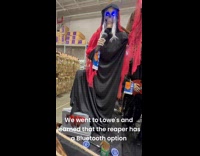 Collab Clips MPUGC - Man plays gangsta rap through Halloween display