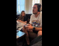 Collab Clips MPUGC - Girl makes fun of guy gaming