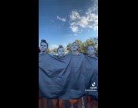 Collab ClipsIG - Friends dressed as Mount Rushmore for Halloween