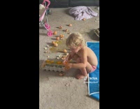 Collab Clips mpugc - Kid playing with chicken eggs