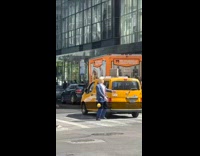 Collab winy - Donald trump direct traffic on the street