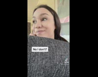 Woman tells dirty joke of why men are smarter during sex