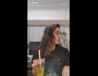 KaleSaladIG - Girl tells her bff a secret