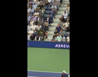 Guy gets haircut at us open