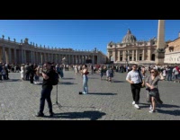 Collab IITW - Woman makeup video middle of park Part 1