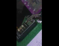 Pet lizard skips video on the android phone screen