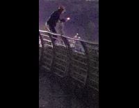 Collab IITW - Man takes picture of Niagara falls dangerously